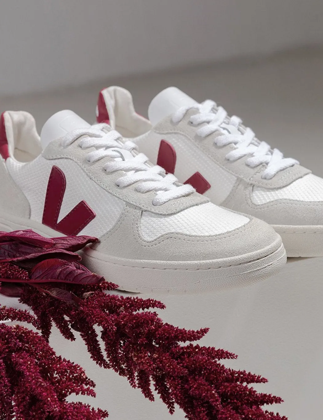 Veja V-10 B-Mesh Trainers - White/Marsala