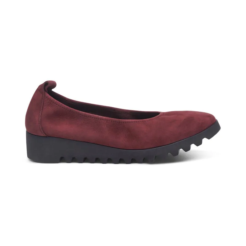 Women's Aetrex Brianna Ballet Flat Color: Burgundy